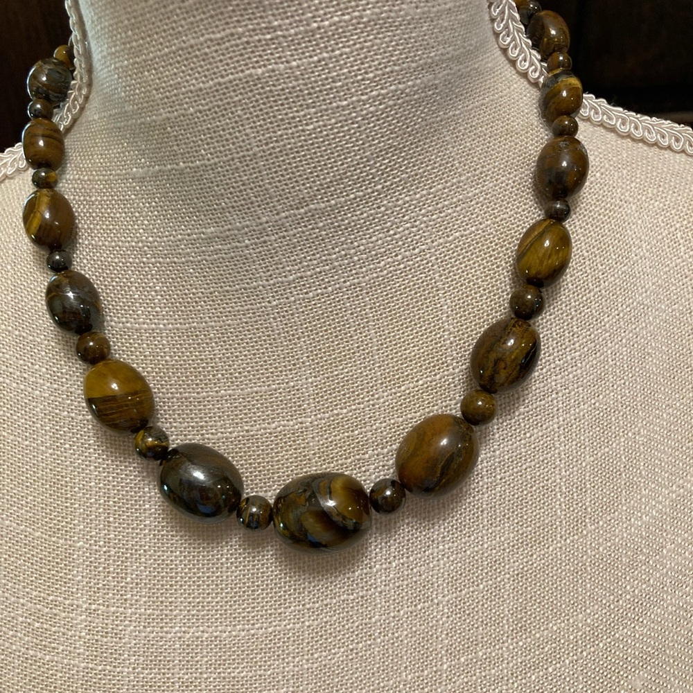 Necklace - Women’s Tiger’s Eye necklace